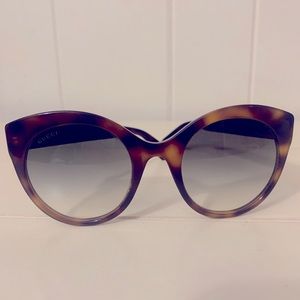 Gucci Oversized Cat Eye Tortoise Sunglasses. GG 0028s Havana.